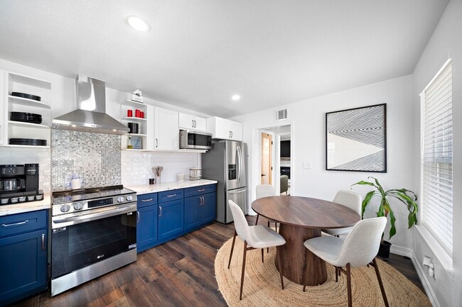 Foto del edificio - 3226 Oakdale St