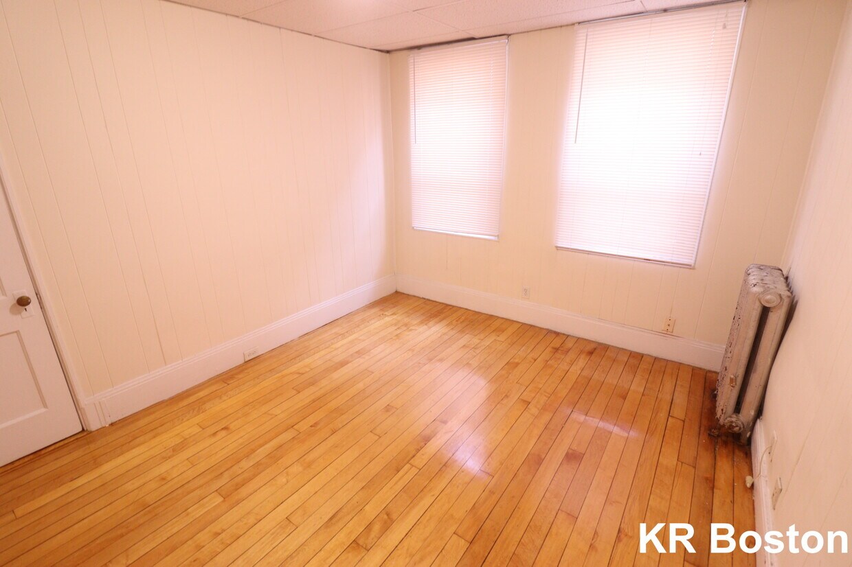 Primary Photo - 425 Cambridge St