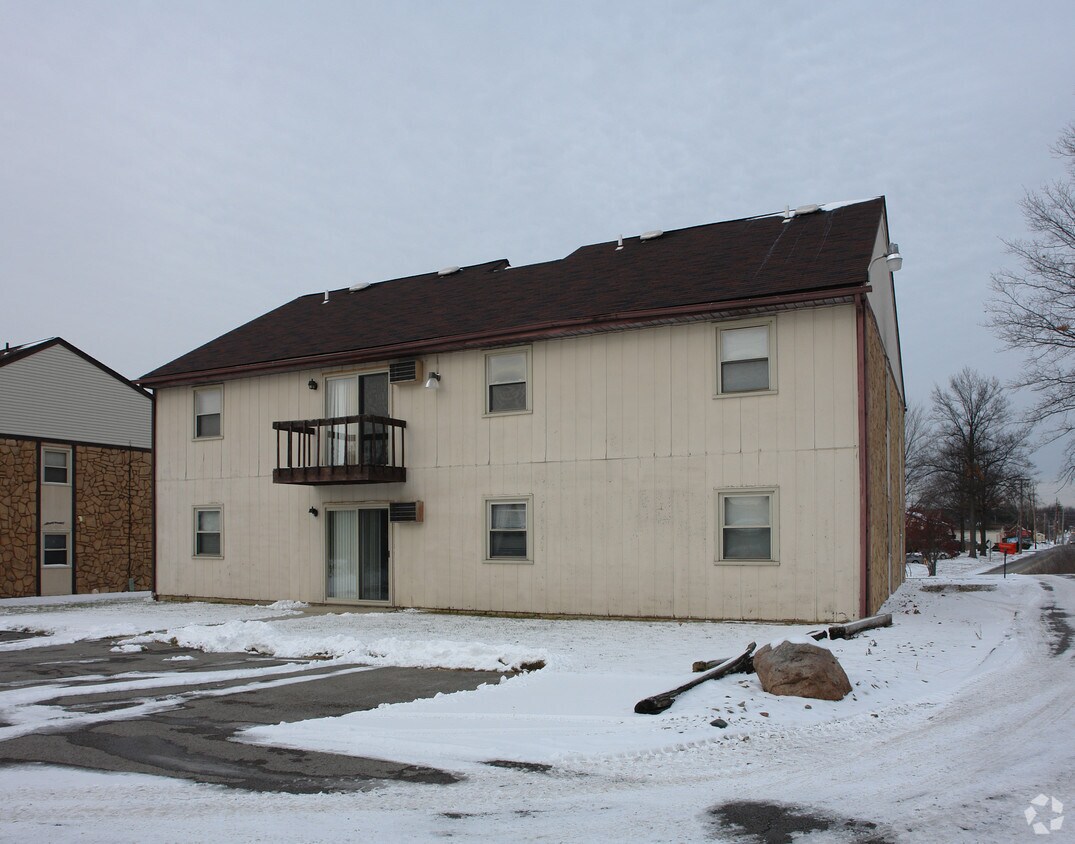 Building Photo - 7361 West Blvd