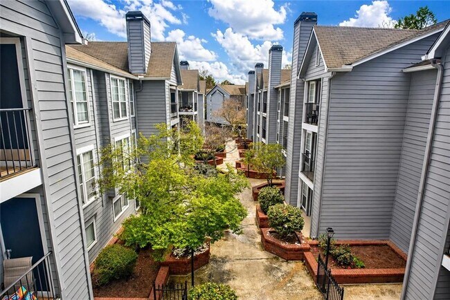 Foto del edificio - 310 Granville Ct