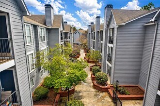 Building Photo - 310 Granville Ct