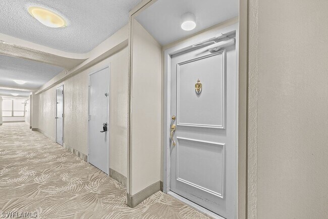 Foto del edificio - 4005 Gulf Shore Blvd N