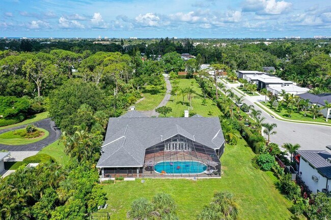 Foto del edificio - 4935 Riverwood Ave