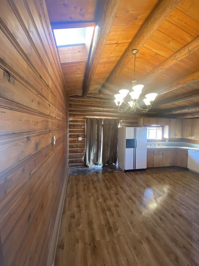 Foto del edificio - Log Cabin Home Coming Soon