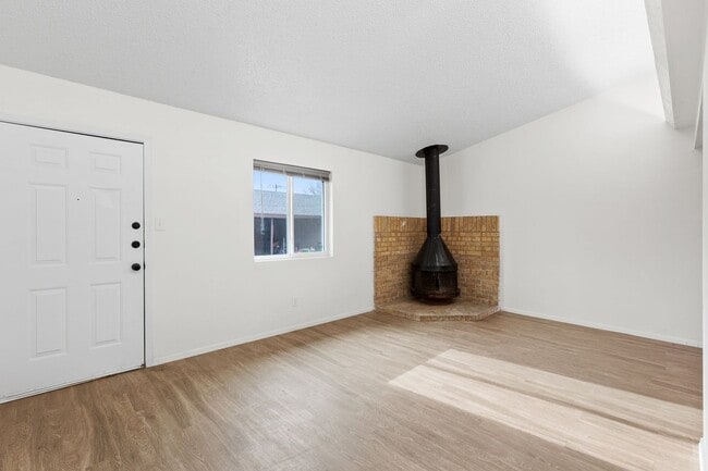 Building Photo - 1114/1116 Hazelton