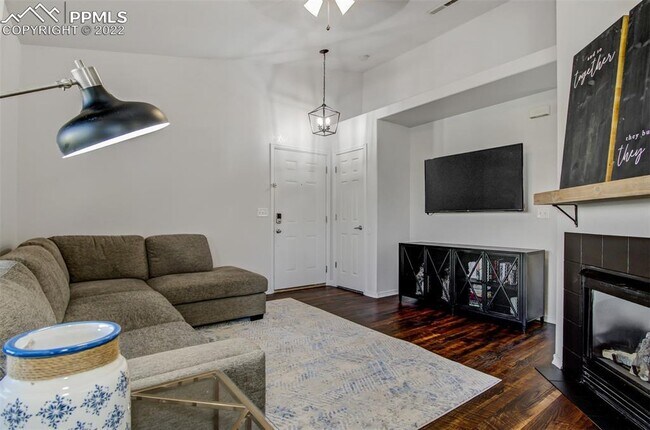 Foto del edificio - 7124 Ash Creek Heights