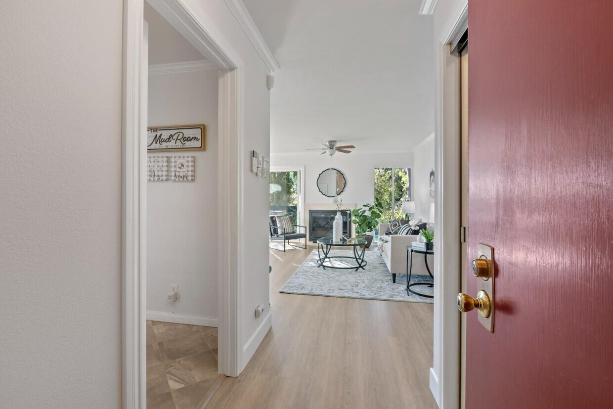 Foto principal - 1025 Shell Blvd