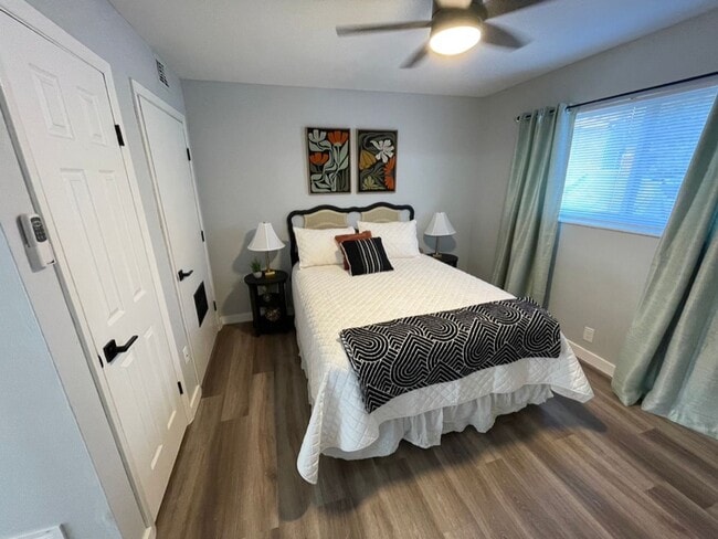 Interior Photo - Western Hills