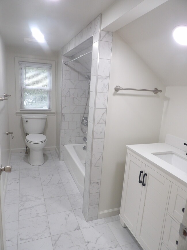 Brand New Bath! - 29 Oak St