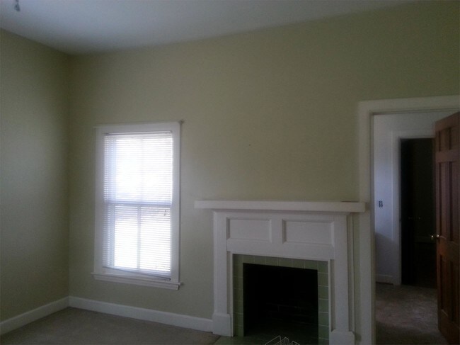 Building Photo - 157 Hiller Rd