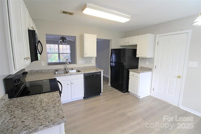 Building Photo - 409 Peachtree Rd