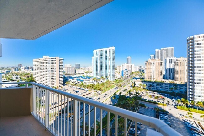 Foto del edificio - 1980 S Ocean Dr