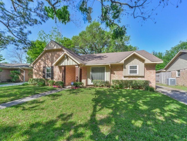 Foto del edificio - 8302 Pontiac Dr