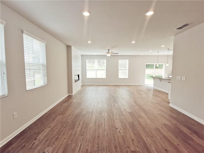 Building Photo - 154 Green Love Ln