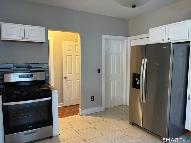 Building Photo - 142 Lombard St