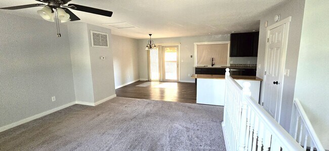 Foto del edificio - 2 Bedroom 1.5 Bathroom 1 Car Garage For Rent