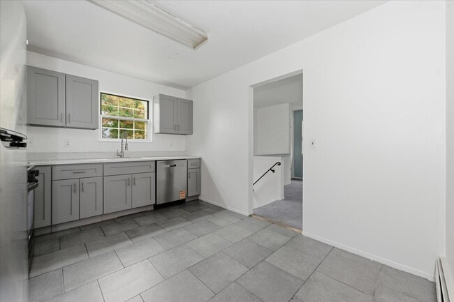 Building Photo - 10 Park Manor Ct