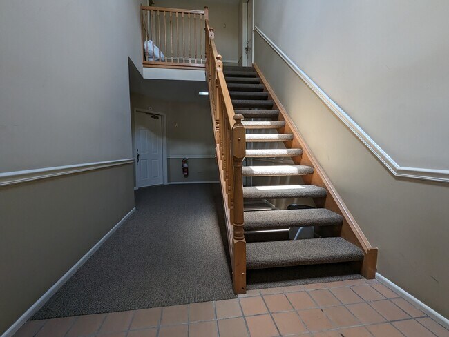 Building Photo - 66 Beechmont Ct