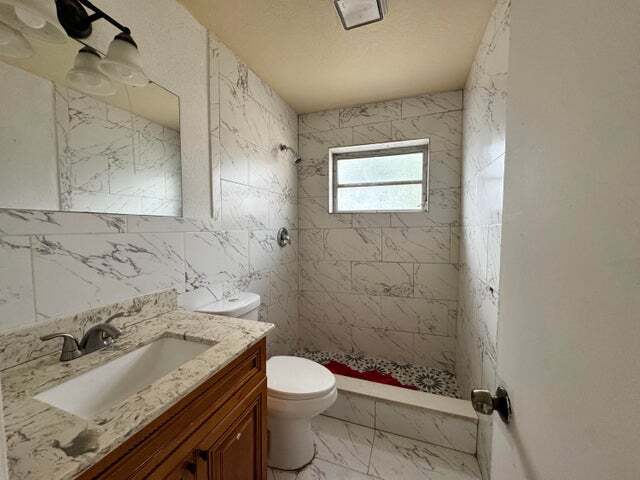 Building Photo - 867 Caroline Cir