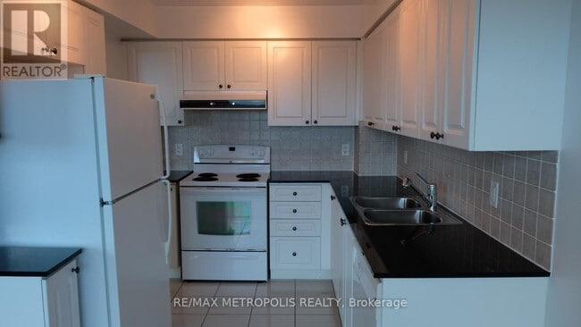 Photo du bâtiment - 83 Borough Dr