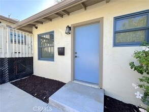 Building Photo - 120 S Buena Vista St