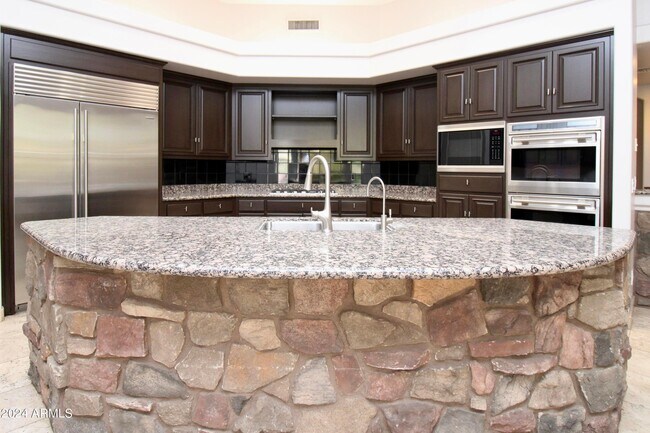 Foto del edificio - 11658 N 129th St