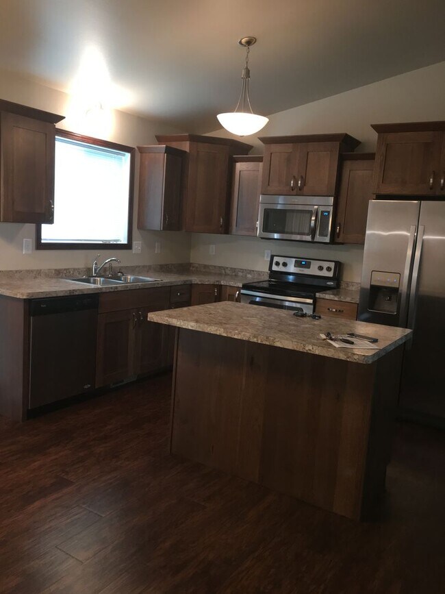 Foto del edificio - 3 Bed 2 Bath Twin Home