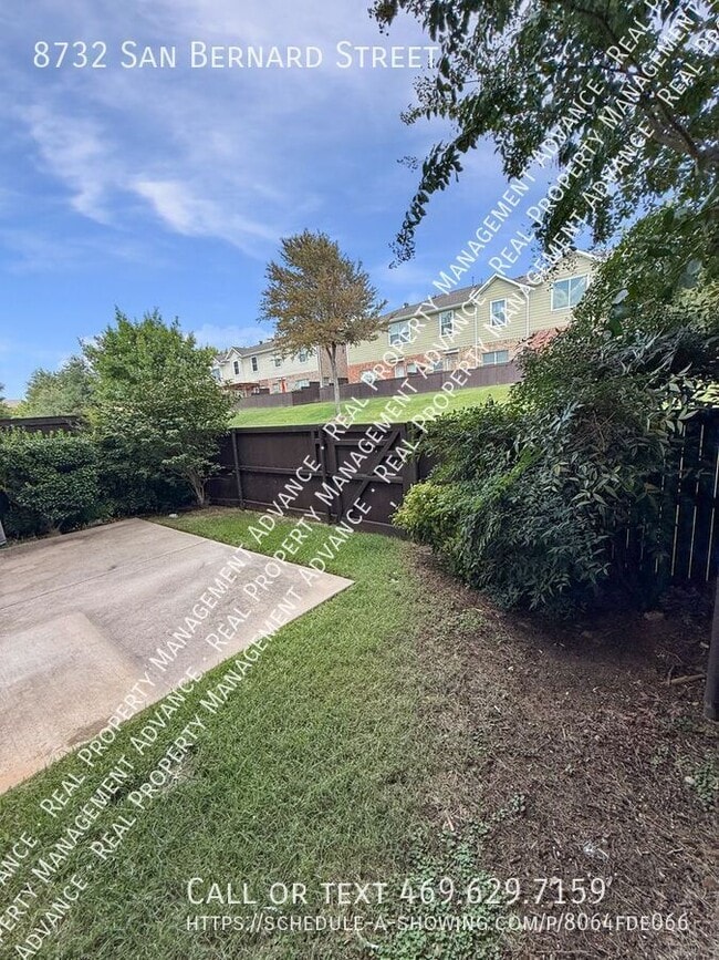 Foto del edificio - 8732 San Bernard St