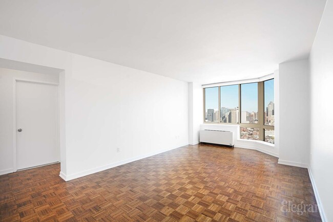 Building Photo - 420 W 42nd St