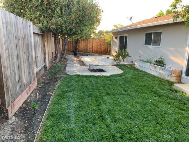 Foto del edificio - 4 br, 2 bath House - 3536 Falcon Dr