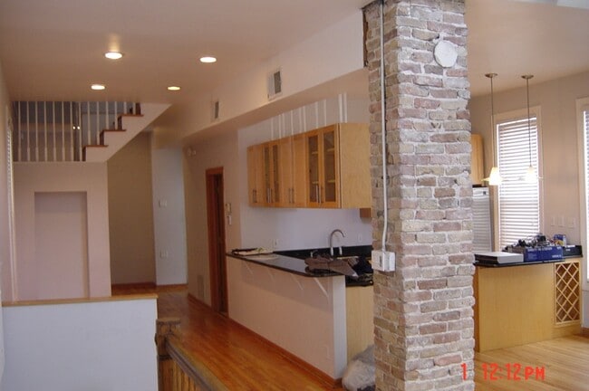 Foto del edificio - 1141 W Addison St