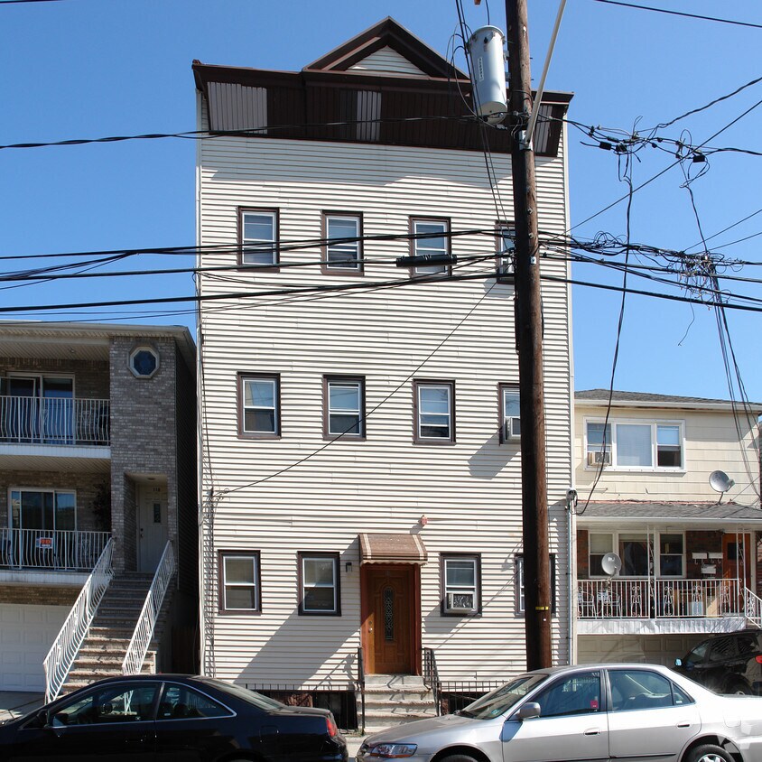 Building Photo - 116-118 70th St