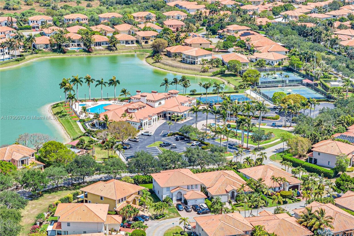 Foto principal - 7831 SW 195th Terrace