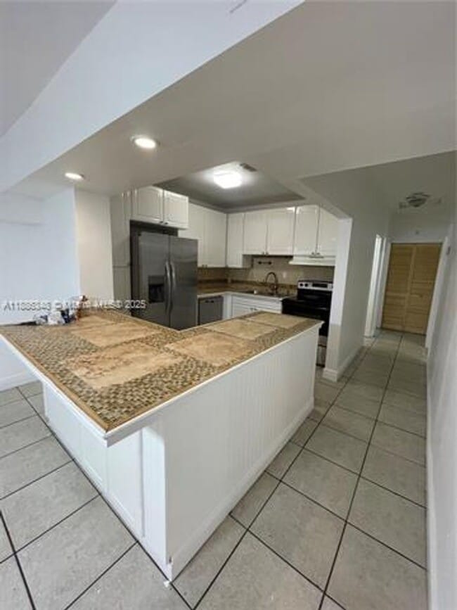 Foto del edificio - 5921 SW 62nd St