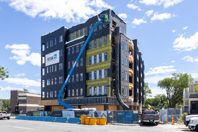 Foto del edificio - Cadence on Leo