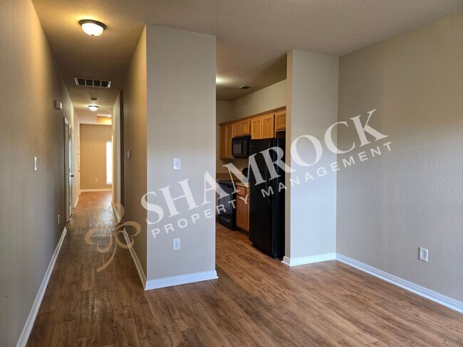 Foto del edificio - 3/2 Uptown Fourplex