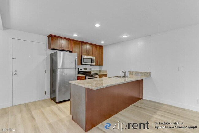 Building Photo - 2 br, 2 bath Condo - 8332 Regents Rd, San ...
