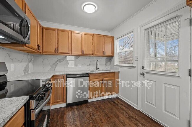 Building Photo - 1710 Rainbow Dr