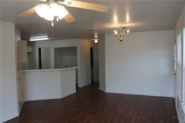 Foto del edificio - 2212 Smith Branch Blvd