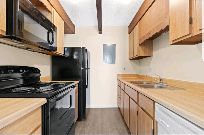 Building Photo - 2216 October Ridge Dr