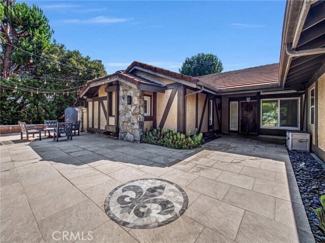 Building Photo - 5425 Brentwood Pl