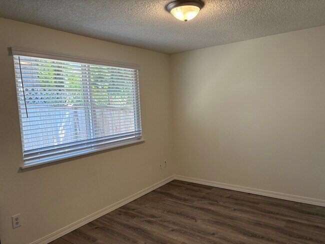 Dormitorio 1 - 1908 87th Avenue Ct W