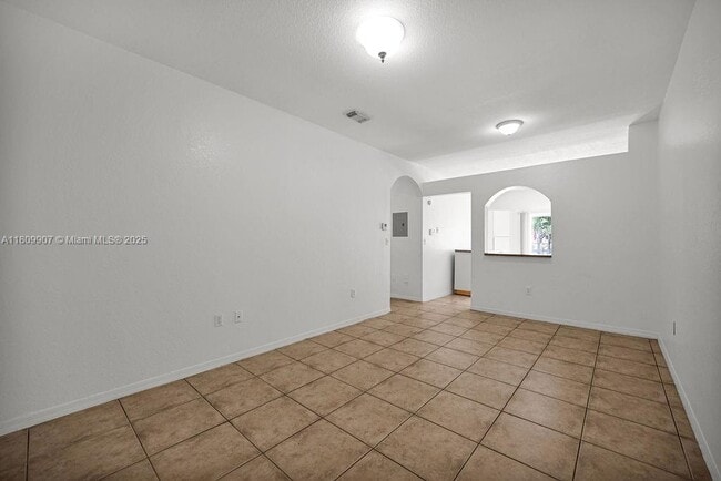 Foto del edificio - 6900 NW 179th St