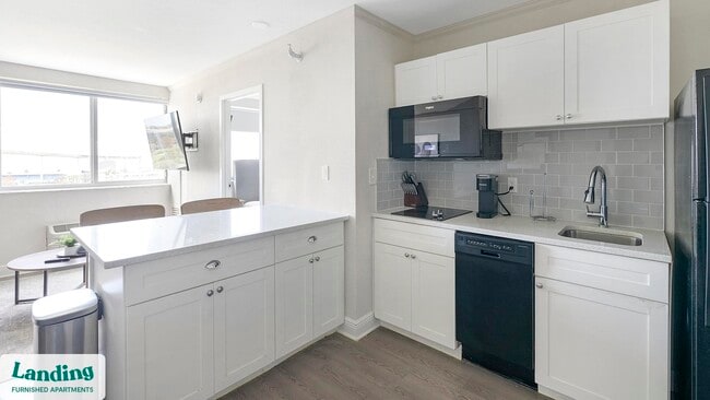 Building Photo - 305 Dr. M.L.K. Jr St S