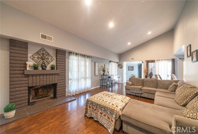Foto principal - 10051 Hidden Village Rd