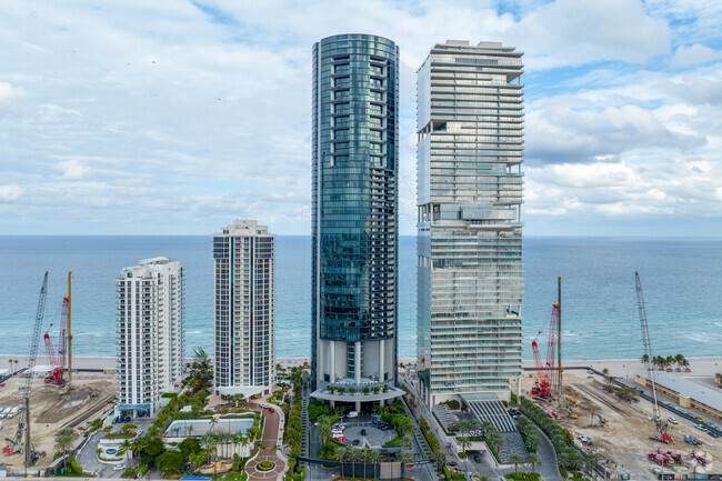 Building Photo - Porsche Design Tower