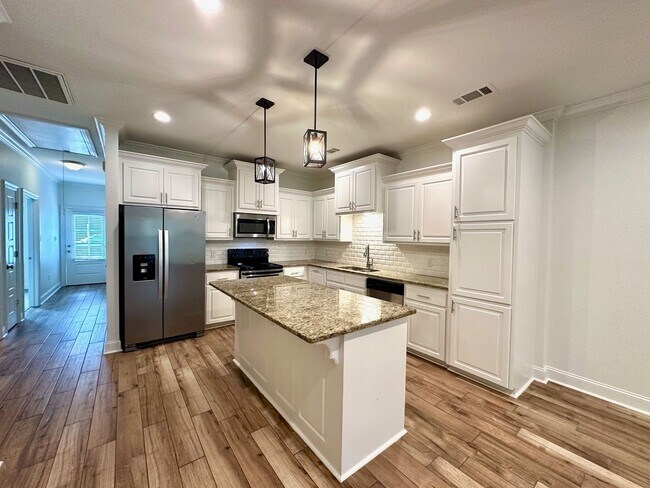 Foto del edificio - 725 S Audubon Pl Ave