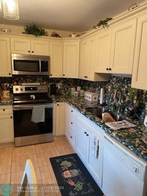 Foto del edificio - 8201 S Coral Cir