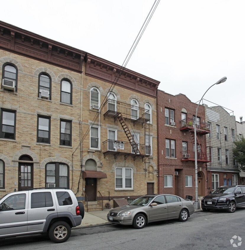 Primary Photo - 41 Withers St