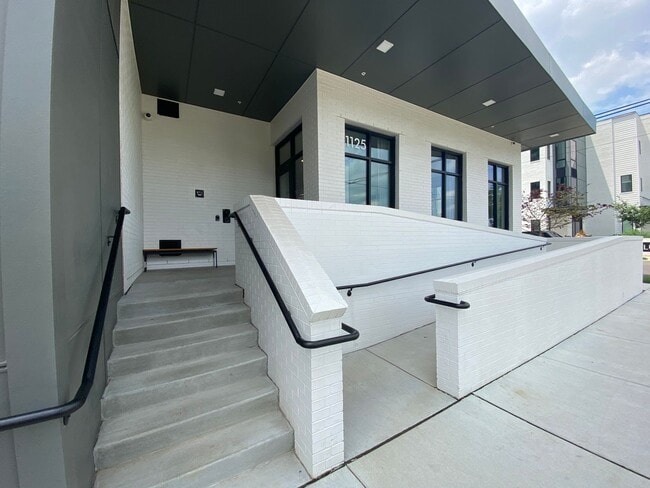 Building Photo - Ludlow Studio in Historic Buena Vista!